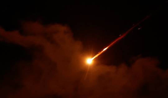 Live - Opnieuw ontploffingen te horen in Teheran • Israel kondigt aanval aan op Iraans industriecomplex met nucleaire installaties