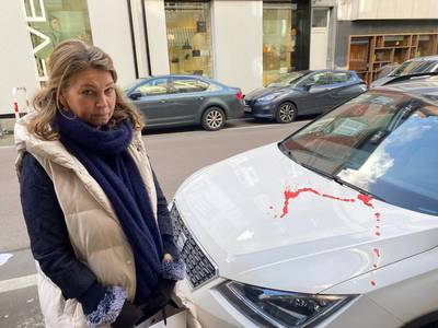 Nieuwe actiegroep besmeurt 200 SUV’s in Gent ‘omdat het moordwapens zijn, geen familiewagens’: “Puur vandalisme”