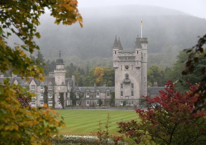 La Reine et sa famile passent leurs vacances au château de Balmoral, en Ecosse.