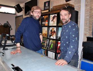 Na beachclub De Kwinte opent Matthias Vitse nieuw café ‘t Bar’ke: “We willen dat het een echt volkscafé wordt dat sfeer, folklore en sport ademt”