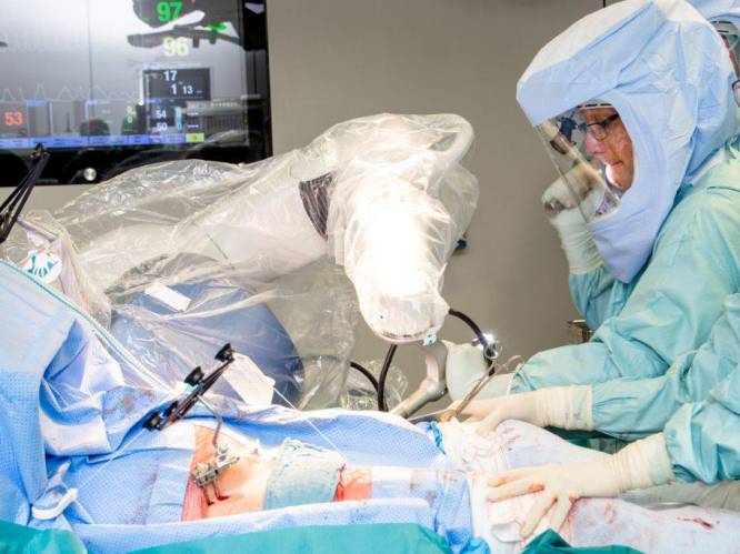 Robot helpt chirurg bij plaatsing knie- en heupprotheses