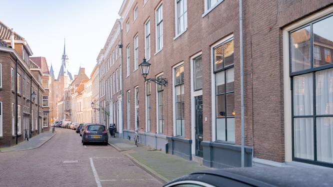 Kijkje achter voordeur van deze twee bijzondere stadspaleizen in Zwolle: ‘Prima voor slaapfeestje’