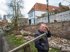 Historische stadsmuur van Elburg stort in, maar schade valt volgens Jan Coenraad mee: ‘Er is nog geen ei gebroken’