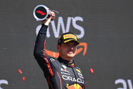 Max Verstappen op het podium in Canada.