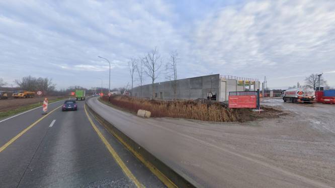 Twintiger rijdt met bedrijfswagen 125 kilometer per uur op R6: “Vermoedelijk heb ik wat te snel gereden”