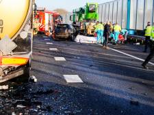 Automobilist zwaargewond na botsing met vrachtwagen op de A27