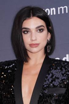 Dua Lipa moet nog langer rust houden vanwege ontsteking aan strottenhoofd