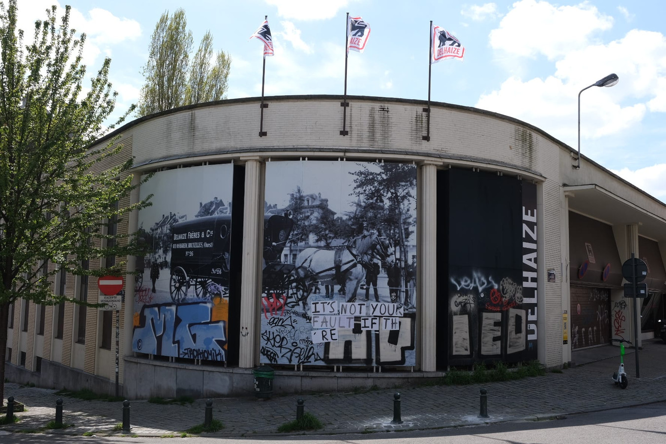 Caisse En Bois Contenant 55 Dominos Banque De Photographies Et D'images