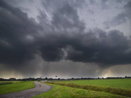 Stormliefhebbers kijken ogen uit in provincie Utrecht: spectaculaire foto's van wolken en onweer