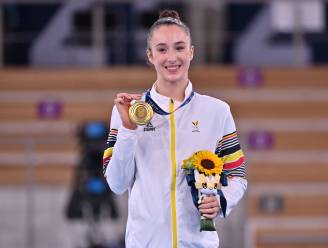 PORTRET. Nina Derwael, van energieke peuter tot olympisch kampioene: “Vroeger dook ze zonder schrik van kasten. Nu doet ze hetzelfde op de brug”