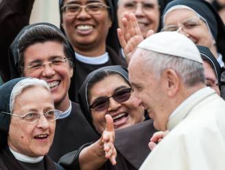 Vaticaan waarschuwt kloosterzusters zich niet te veel in te laten met sociale media