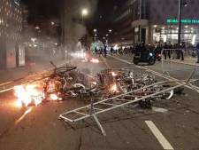 ‘Politie bedankt voor het kordate optreden tijdens de rellen op de Coolsingel’
