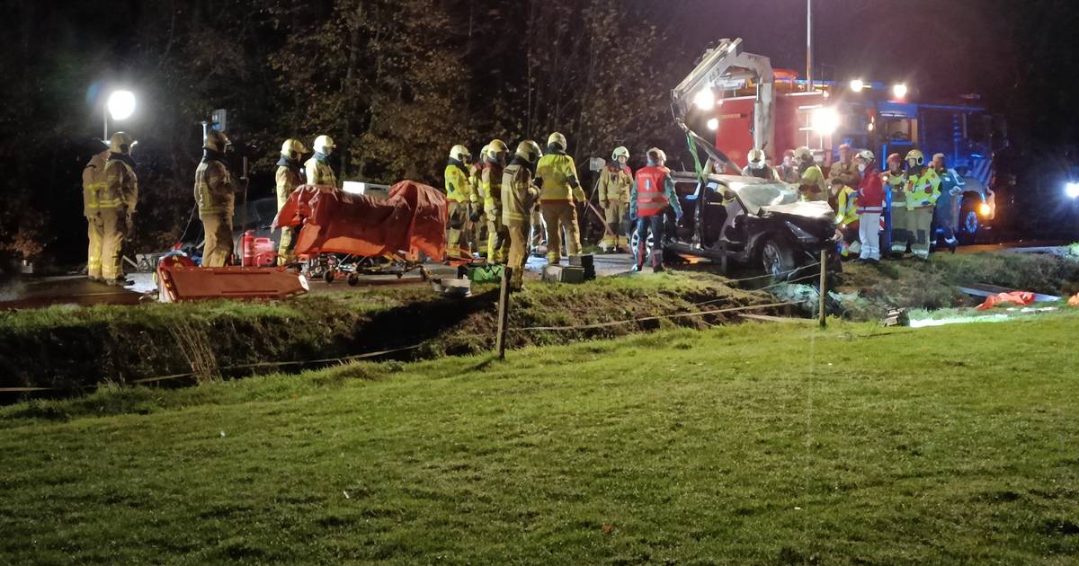 Zeven gewonden bij frontale botsing twee autos in De Heurne.