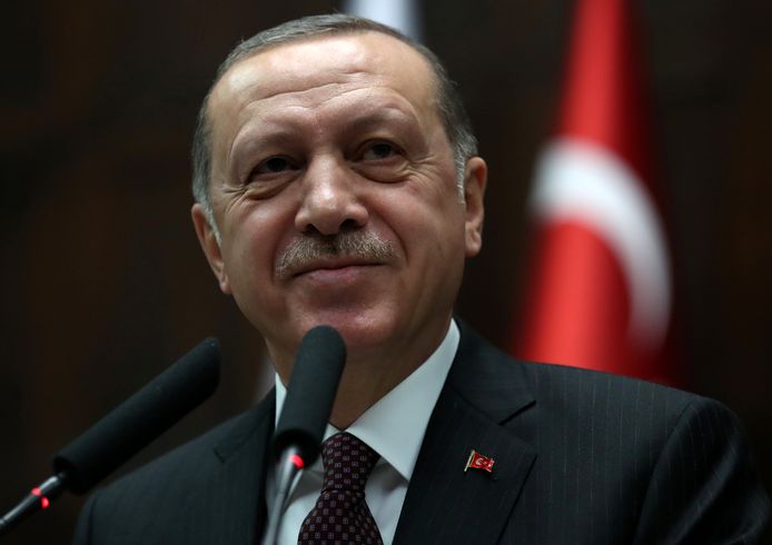 Turks president Recep Tayyip Erdogan kondigde zijn strategie vandaag aan tegenover leden van zijn AK-partij in het parlement.