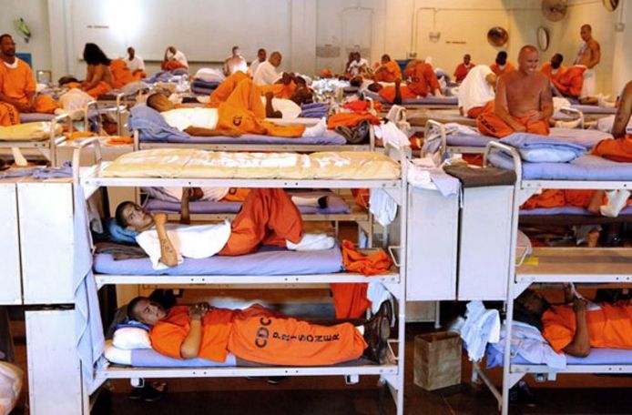 Gevangenen in Amerika zijn te herkennen aan hun oranje pakken.