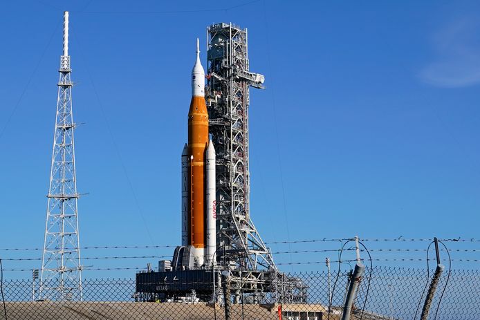 De nieuwe megaraket Space Launch System (SLS) staat klaar in Kennedy Space Center in Florida. Beeld van eerder deze maand.