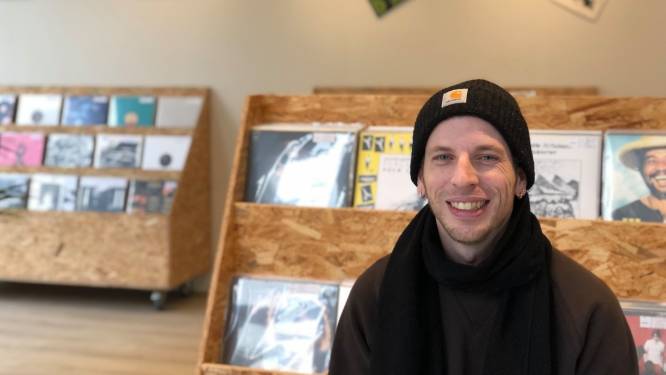Coen is eigenaar van de nieuwste platenzaak in Schiedam: 'Ik richt me op elektronische muziek'