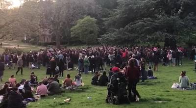 300 feestvierders in Park van Vorst: politie maant aanwezigen aan naar huis te gaan