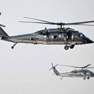 Black Hawk-ul implicat în accident este un elicopter relativ sigur, dar piloții se plâng de lipsa orelor de zbor   