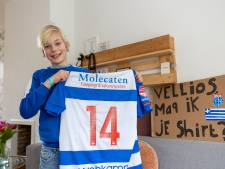 Boet (10) uit Zwolle bemachtigt shirt PEC-spits Vellios na legendarische 13-0: ‘Hij heeft het echt gedragen, dat kun je ruiken’
