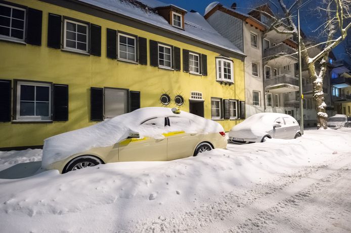 Code Oranje In Nederland En Tot Wel 25 Centimeter Verse Sneeuw In Duitsland Winterweer Hln Be