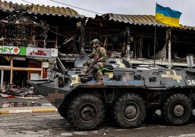 Schokkende beelden na bevrijding leggen drama bloot in stadje nabij Kiev: te gevaarlijk om gedode burgers van straat weg te halen door mijnen