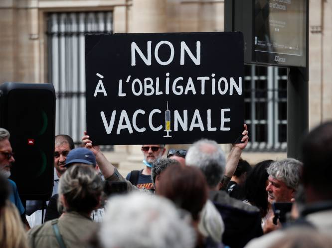 Nieuwe manifestaties in Parijs: "Macron, we willen je coronapas niet"