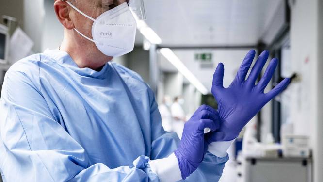 Bijna 14.000 nieuwe coronagevallen in Nederland, gemiddelde naar nieuw record