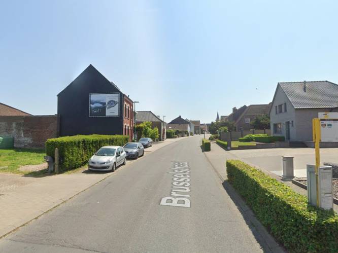 Wegdek Brusselstraat in Roosdaal wordt hersteld na verzakking