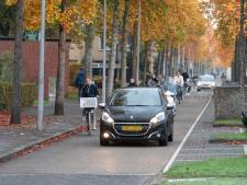 Deze straat in Amersfoort is ‘levensgevaarlijk’: ‘Ik zie regelmatig fietsers op de grond liggen’