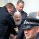 Na 7 jaar uit zijn schuilplaats: WikiLeaks-oprichter Julian Assange gearresteerd in Londen