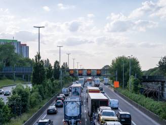 Ongeval met vrachtwagen in Berchem veroorzaakt file op Antwerpse ring