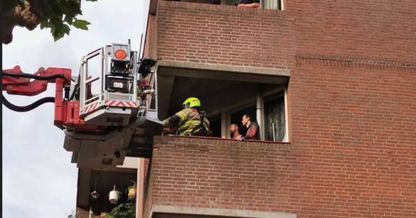 #Brand in #flat #Wageningen: brandweer redt bewoners met hoogwerker..