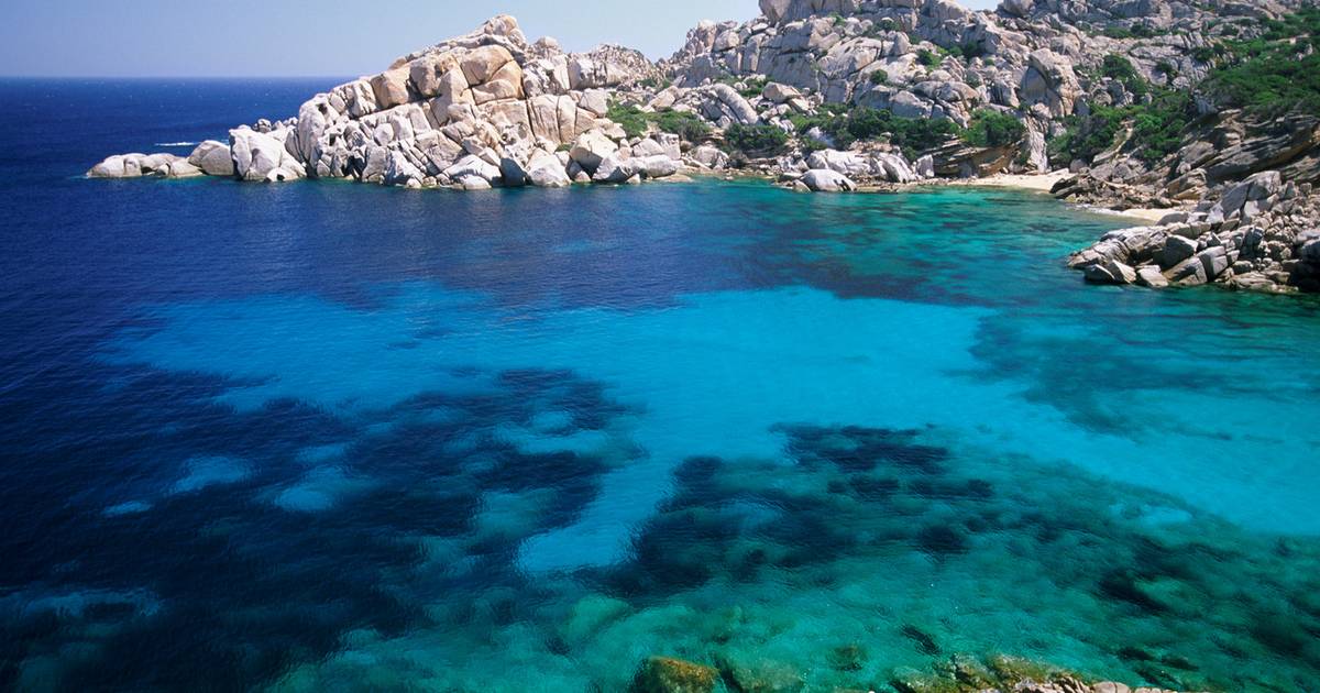 Tourist risks €3,000 fine for stealing 41kg of pebbles from Sardinia beach |  outside