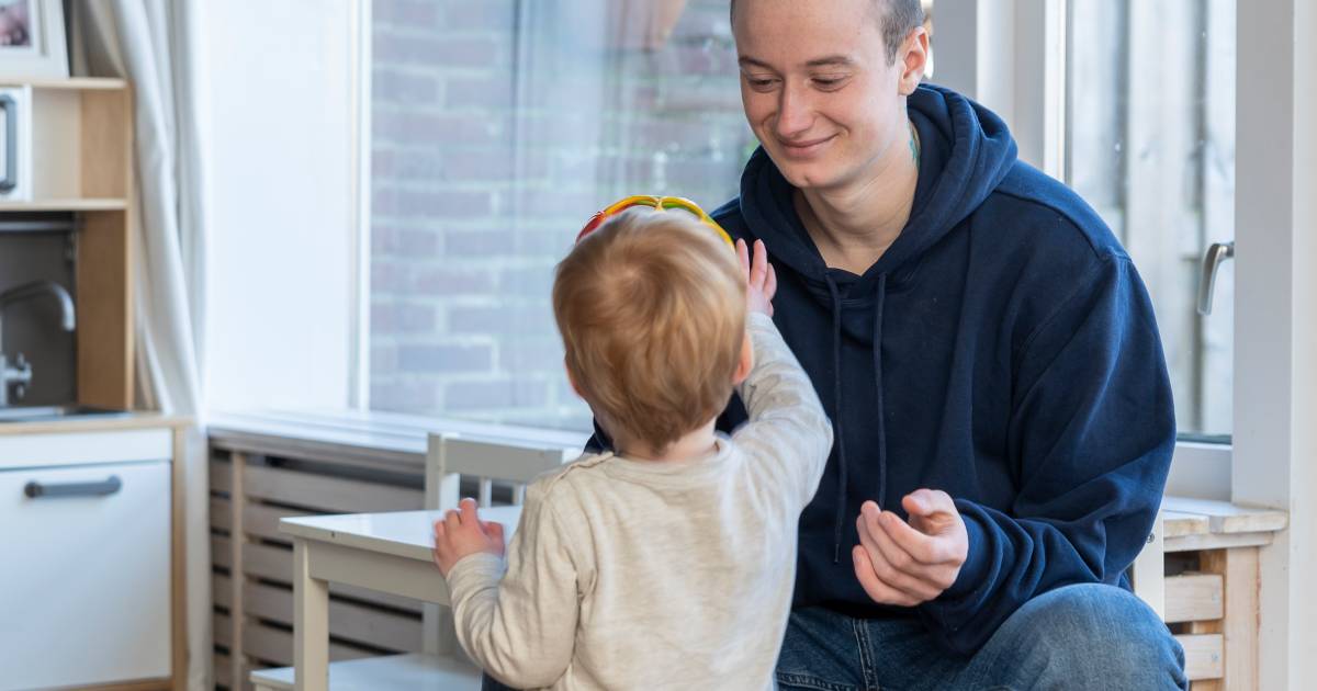 Ties noemt Ruben nu ‘pappie’ en zijn andere vader ‘pappa’ Binnenland AD.nl