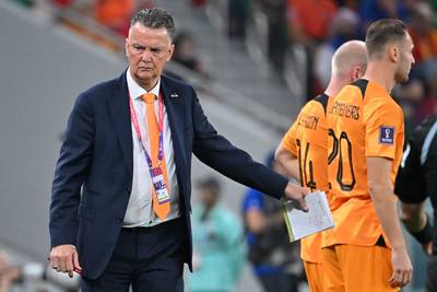 Louis van Gaal a senti une équipe des Pays-Bas stressée: “Nous n'avons pas bien joué”