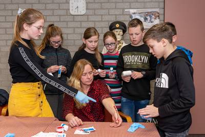 Marit, Lucas en hun klasgenootjes weten nu wat ze moeten doen bij ongelukken