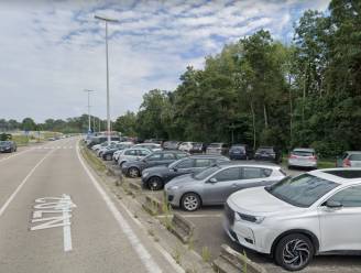 Parkeerplaatsen Koning Boudewijnlaan verdwijnen door werken aan Spartacuslijn: “Park H zal nog meer als stadsrandparking dienen”