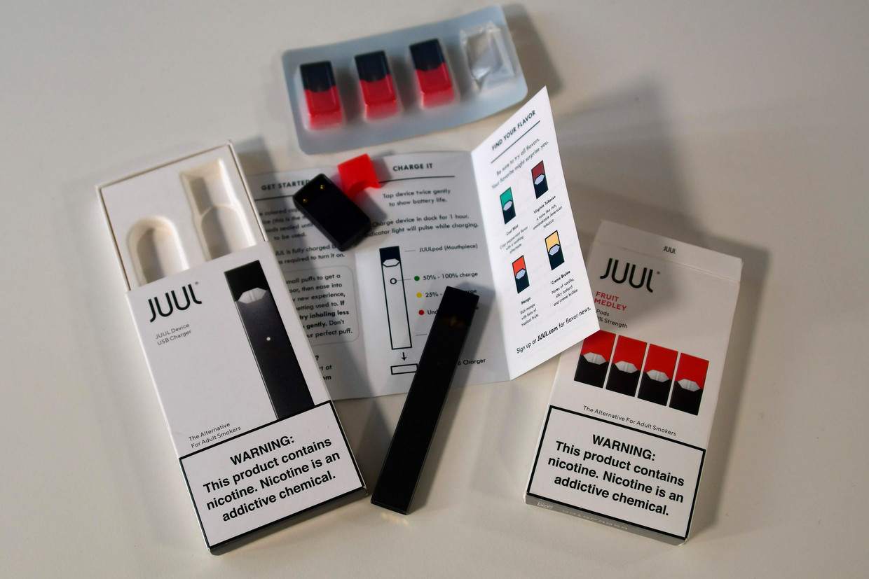 De Juul is veruit de populairste e-smoker in de VS  Beeld AFP