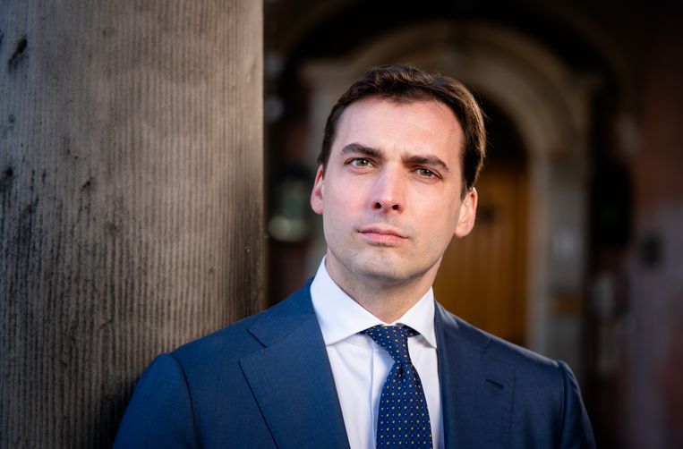 Nederlands politicus Baudet loopt boos de studio uit na ...