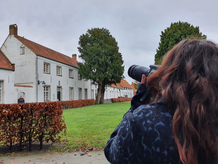Bieke Brosens op het Begijnhof in Hoogstraten.