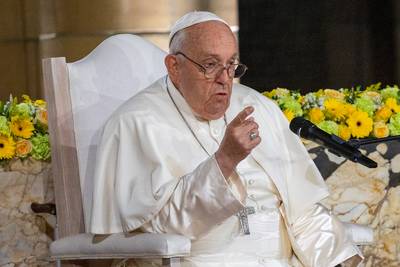 Pope makes an unexpected visit to King Baudouin’s grave: “He had courage to abdicate under murderous law”