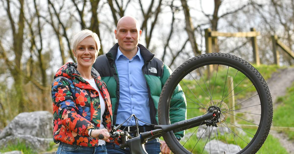 Mountainbikers beleven alsnog lustrum van marathon in Apeldoorn: ‘Ik was er bijna niet meer geweest’