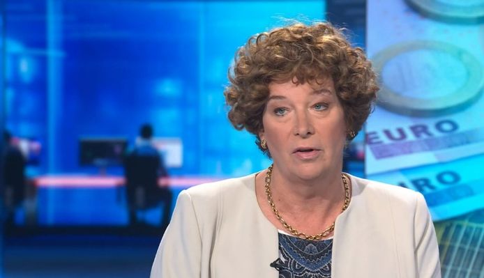 Vicepremier Petra De Sutter (Groen) in de studio van VTM NIEUWS.