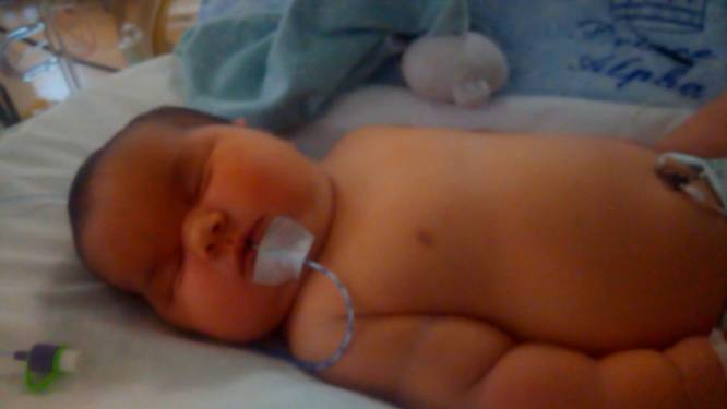 Britse vrouw bevalt van baby die 6,7 kilogram weegt