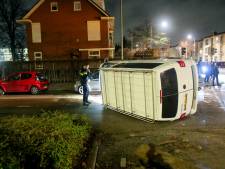 55-jarige man uit Zwijndrecht aangehouden voor rijden onder invloed na ongeluk met bestelbus