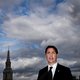 Betrapt: Trudeau zingt Queen in rouwend Londen