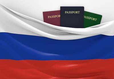 “Je kunt helemaal nergens meer heen”: Rusland verscherpt reisregels ambtenaren uit angst voor onthulling staatsgeheimen
