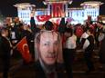 Aanhangers van Recep Tayyip Erdogan voor het presidentieel paleis in hoofdstad Ankara.