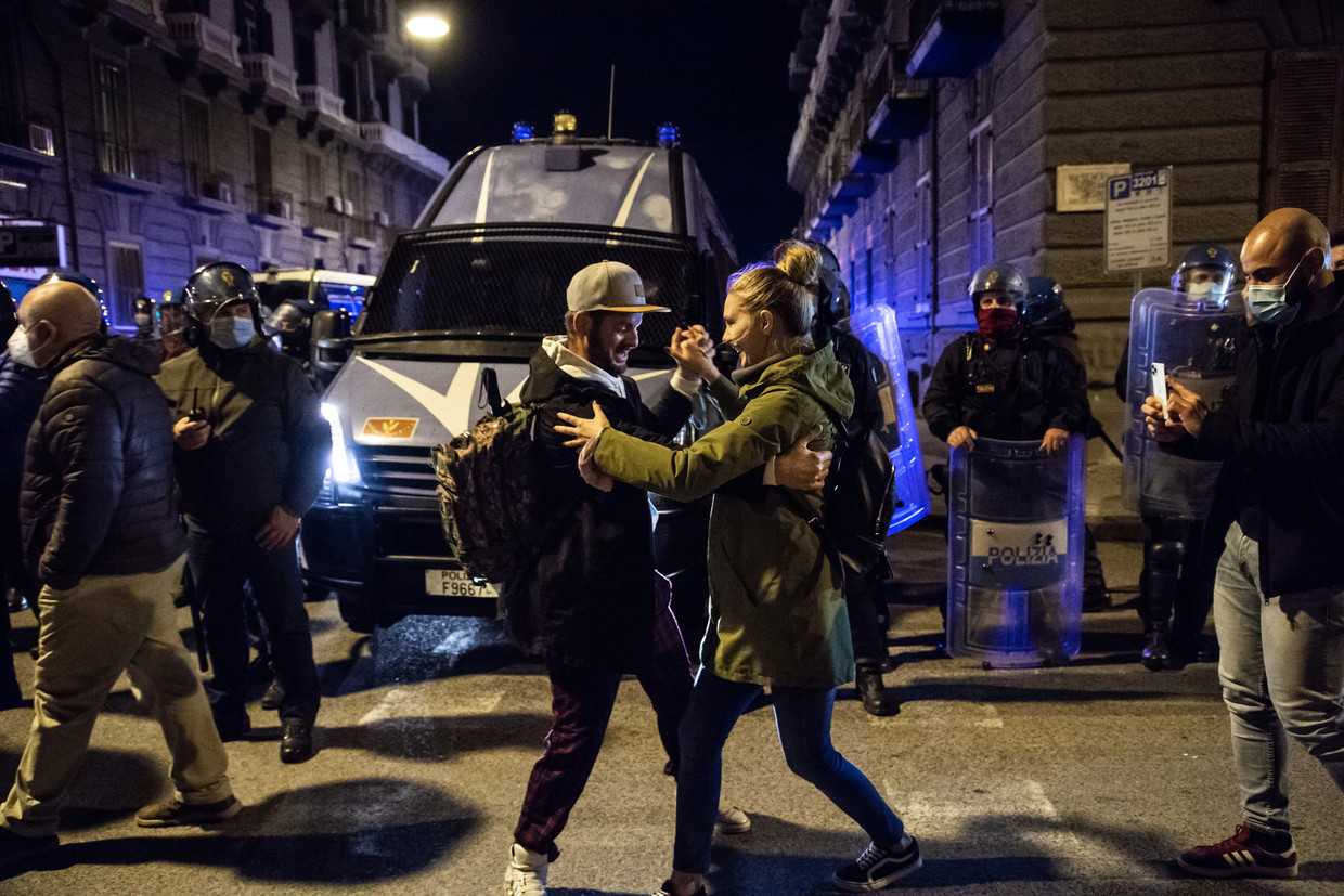 Protes di seluruh Italia terhadap tindakan corona, ‘tutto bene’ tampaknya telah berakhir untuk selamanya